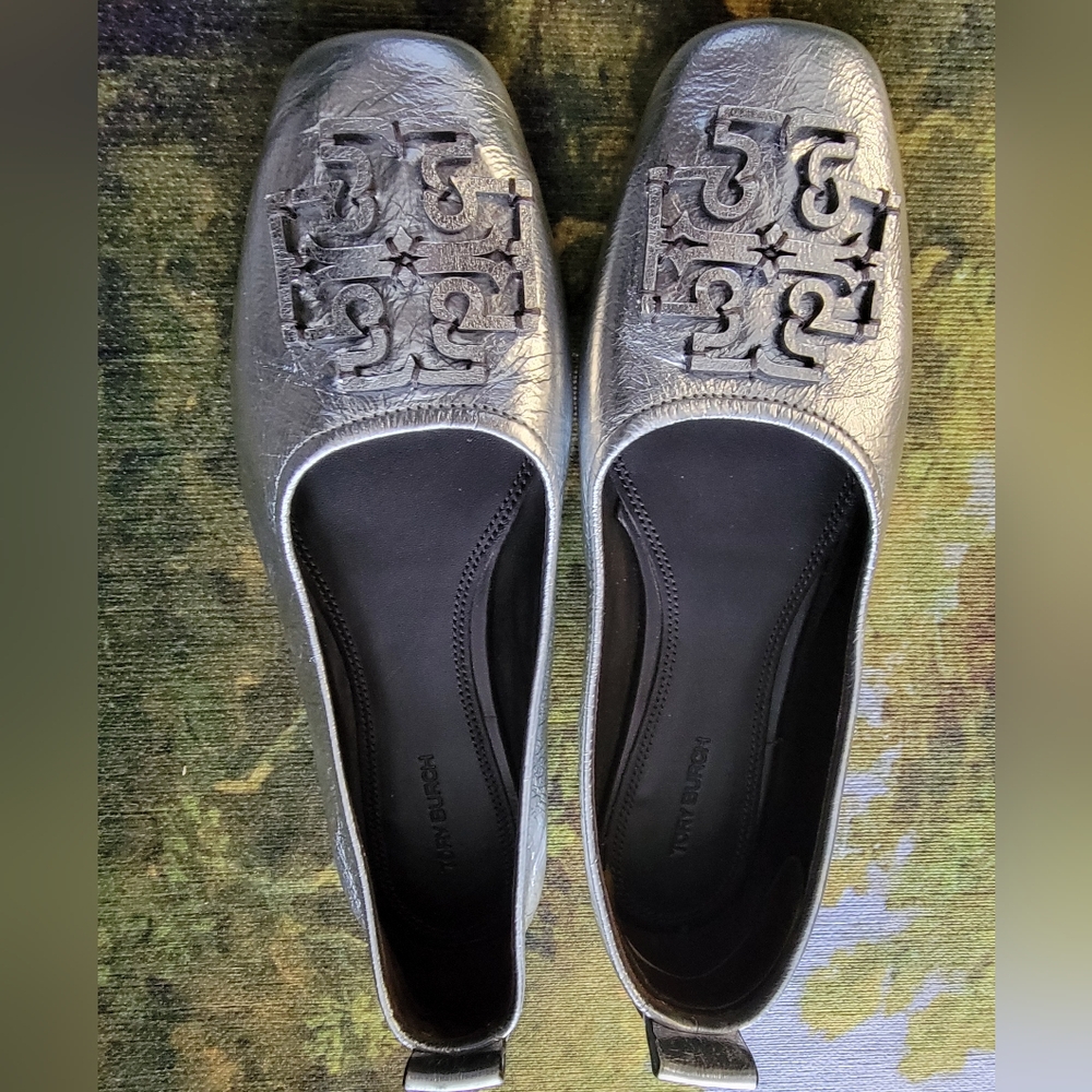 Tory Burch Silver Leather Women's Ballet Flats Size 6.5 - Picture 2 of 8